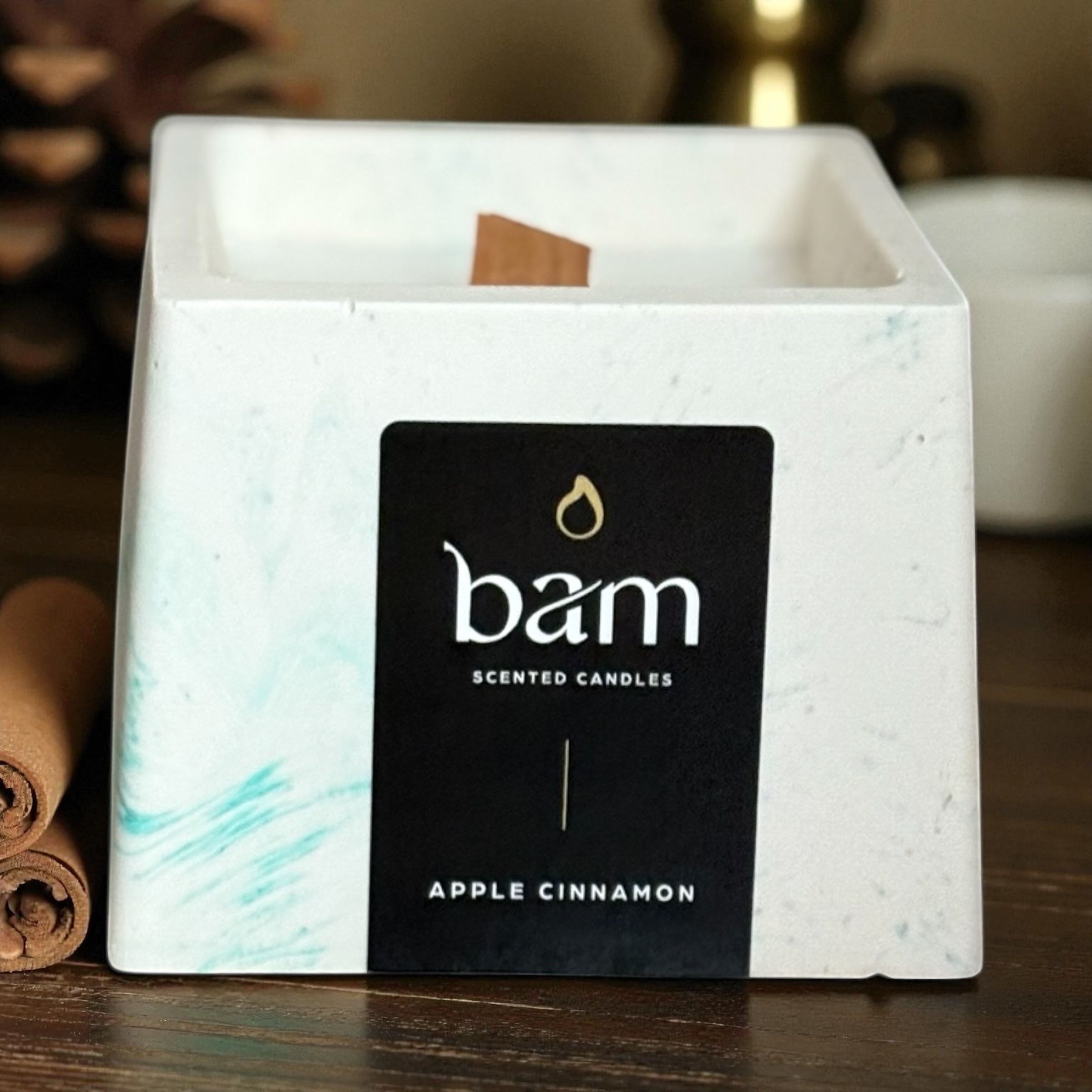 Handgemaakte Apple Cinnamon Geurkaars – Groen Gemarmerd Potje met Houten Wiek